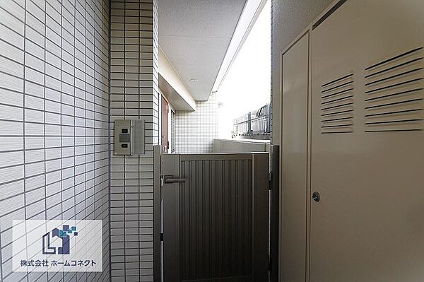 玄関ポーチ