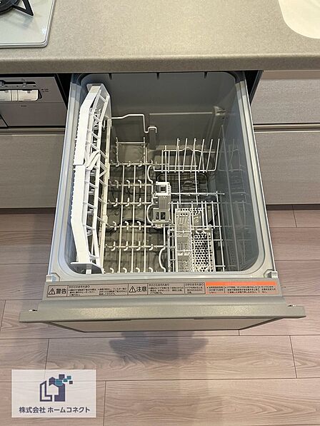 キッチン設備｜日々の家事の負担を軽減させる食器洗い乾燥機を搭載。