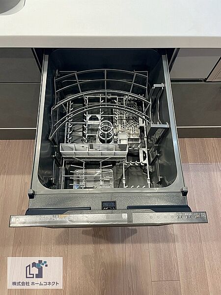 キッチン設備｜日々の家事の負担を軽減させる食器洗い乾燥機を搭載。