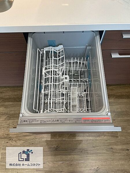 キッチン設備｜日々の家事の負担を軽減させる食器洗い乾燥機を搭載。