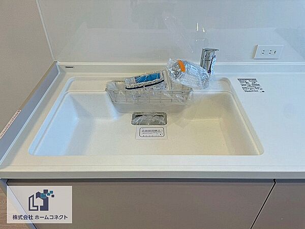 キッチン設備｜浄水器一体型の水栓が設置されておりますので、飲用水としてもご利用いただけます。