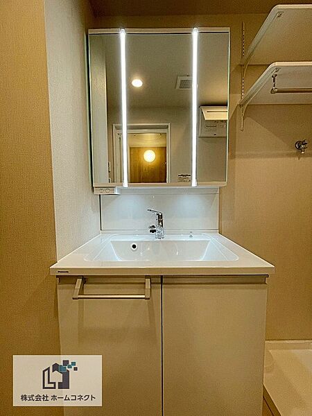 洗面化粧台新調