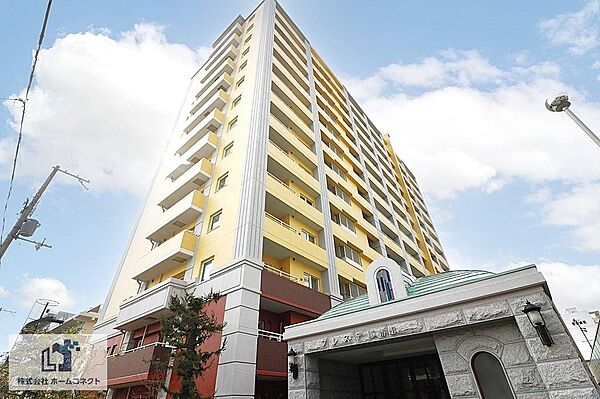 外観｜セキュリティ面に配慮されたオートロック付きのマンションです。