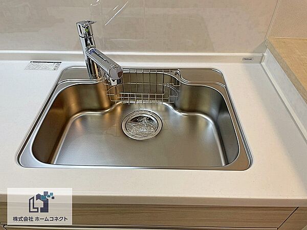 キッチン設備｜お手入れしやすいステンレス製シンクを採用