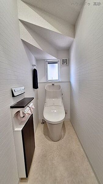 1階のトイレになります、高機能トイレでございます(2024年10月12日撮影)