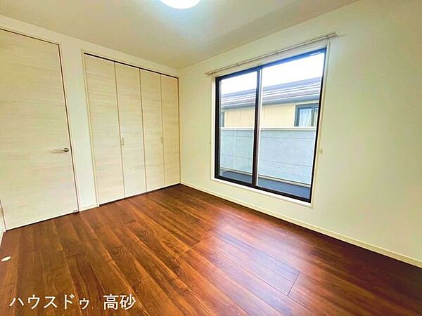 明るく使いやすい洋室で、お子さまの成長を見守れます（撮影日：2026.6.9）