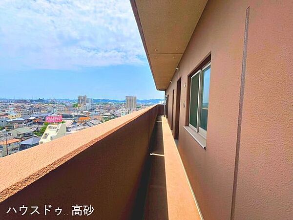 広いバルコニーがあるからこそ、朝も昼も、風と陽ざしを独り占め！（撮影日：2026.6.12）（撮影日：2026.6.12）