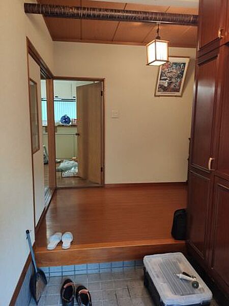 扉を開けた瞬間に伝わる、明るく心地よい玄関です♪