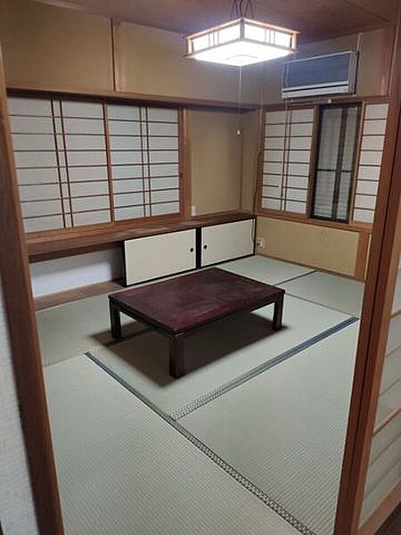 畳の柔らかさが心地よい、くつろぎの空間です