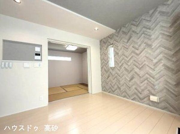 家族の声が響く、心地よいリビングです♪