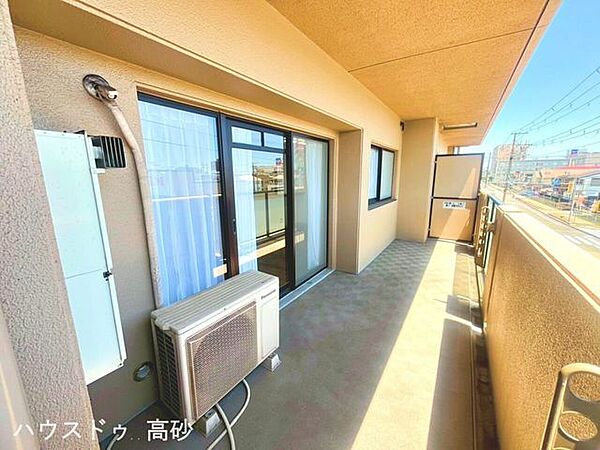 広いバルコニーがあるからこそ、朝も昼も、風と陽ざしを独り占め！