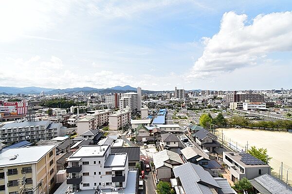メインバルコニーから城野駅方面の眺望