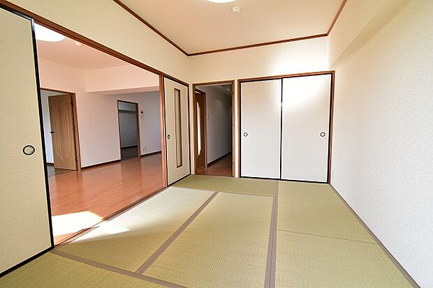 美しく改装された６畳和室・よく陽光の入る和室です！