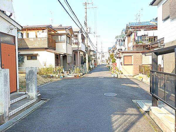 前面道路になります。