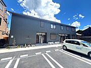 高田駅より徒歩5分 築1年 2階建の賃貸物件