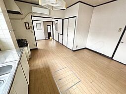 安田マンション 102 1階2LDKのリビング/ダイニング