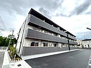耳成駅より徒歩6分 築1年6ヶ月 3階建の賃貸物件