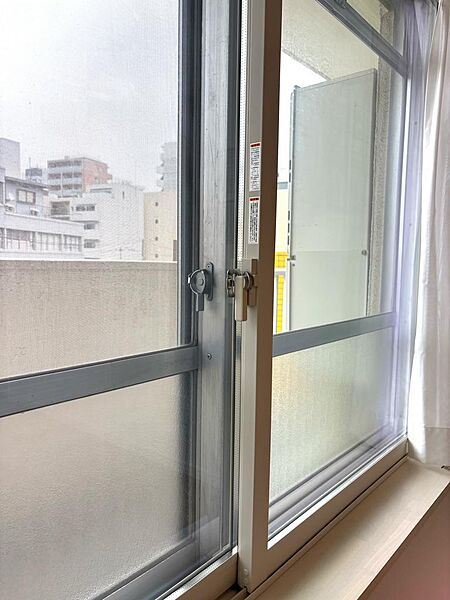 二重サッシ（内窓付き）。断熱性・防音性を高め、快適な住環境を実現します。