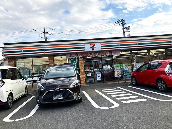 セブンイレブン四街道物井店まで450メートル
