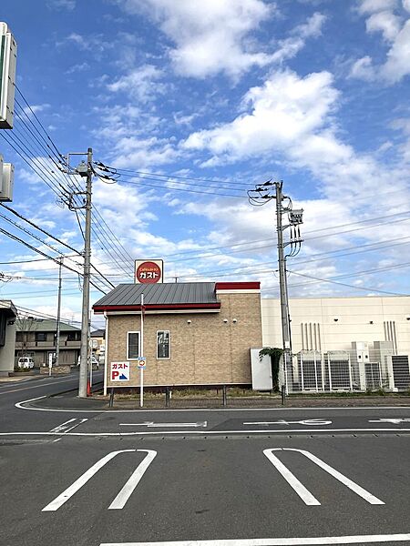 ガスト物井店まで400メートル