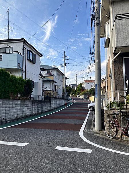 幅にゆとりのある前面道路