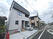 土山駅より徒歩5分 築1年 3階建の賃貸物件