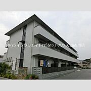 北条町駅より徒歩15分 築9年9ヶ月 3階建の賃貸物件