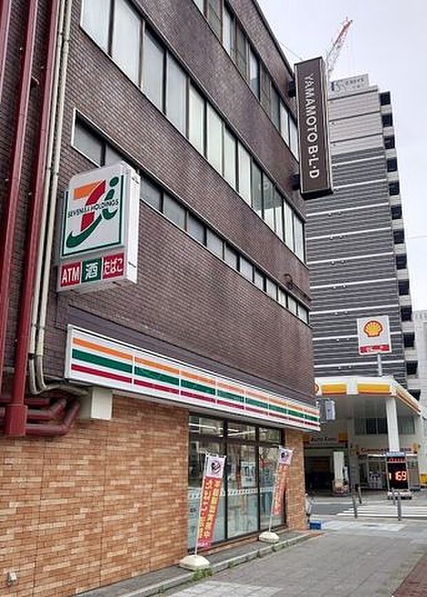 セブンイレブン大阪北堀江2丁目店 580m