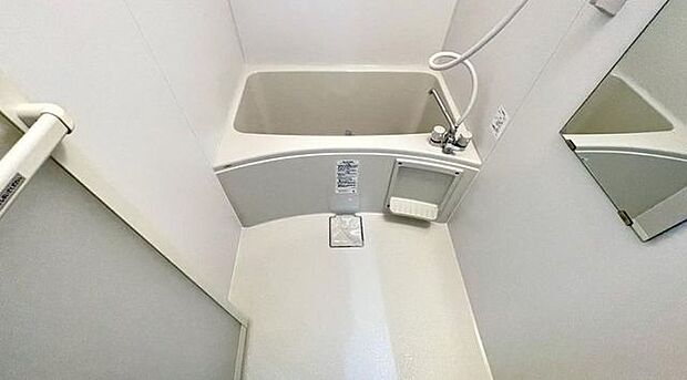浴室は無駄のないシンプルなデザインになってます！