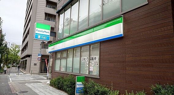 ファミリーマー...