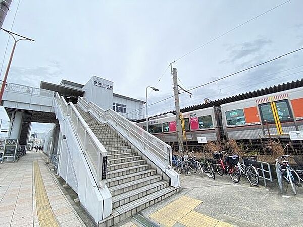 安治川口駅 350m