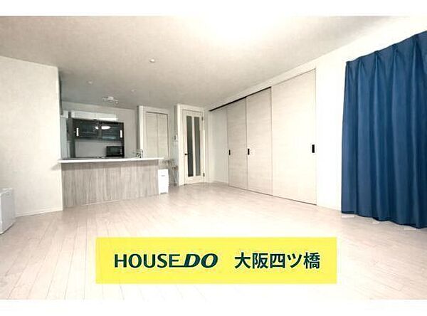 18.9帖の広々としたLDK。※AIによる家具消し加工済み