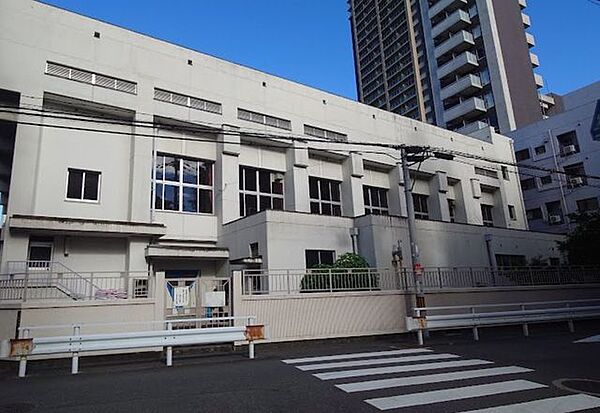 豊崎小学校 220m