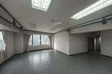 現在は事務所としてお使いです♪※AIによる空室修正をしております。