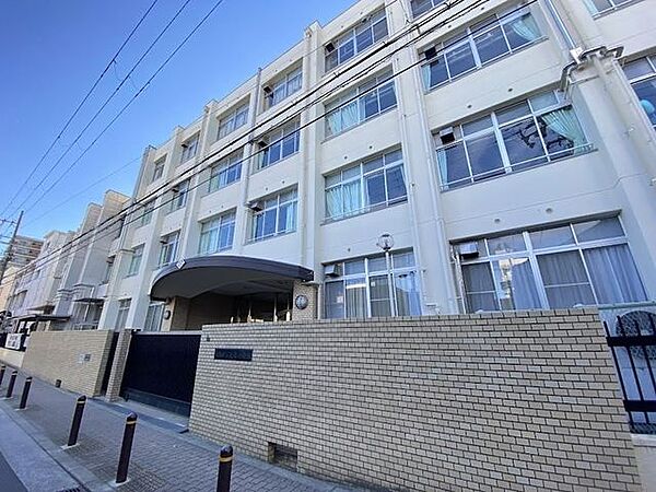 大阪市立島屋小学校 62m
