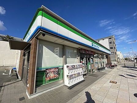 ファミリーマート 島屋一丁目店 190m