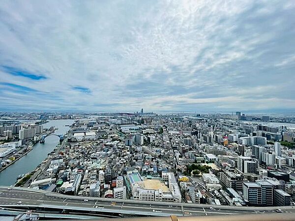 最上階からの眺望も良く陽当たり・通風も良好です◎