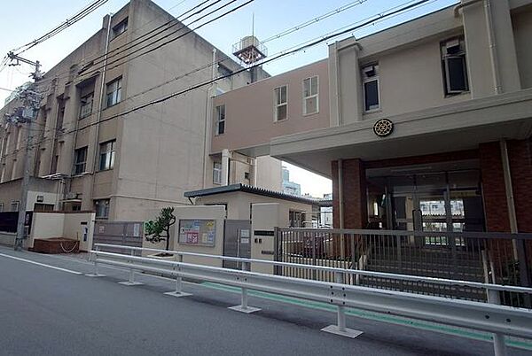 大阪市立堀江小学校 170m