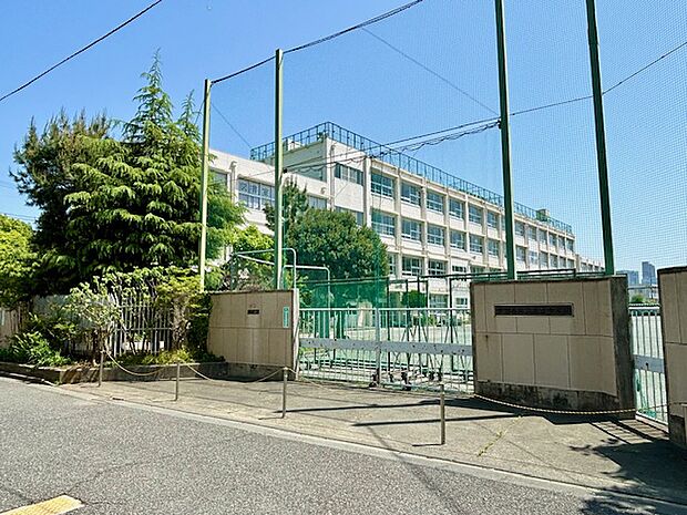 富士中学校 徒歩5分です。2024年4月撮影