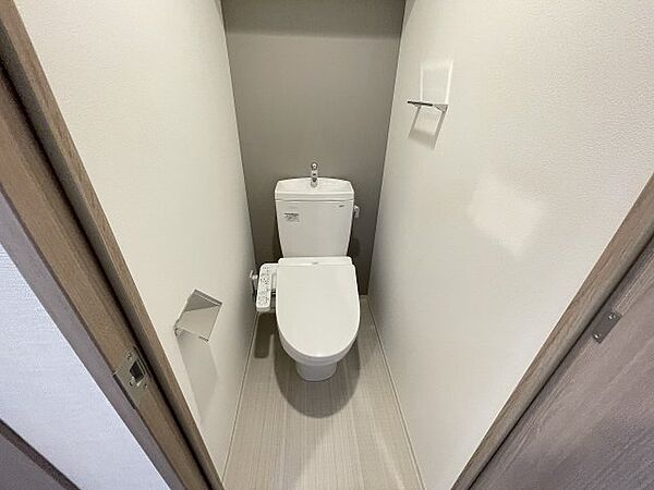 画像13:ゆったりとした空間のトイレです