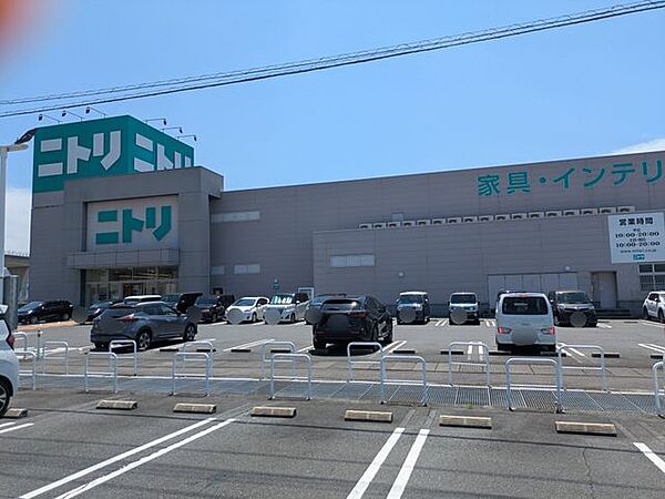 ニトリ下松店 徒歩12分。 910m
