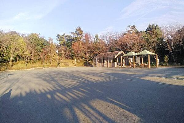 海の見える岸岡山緑地 730m