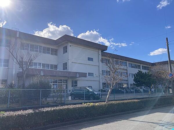 鼓ヶ浦小学校 510m