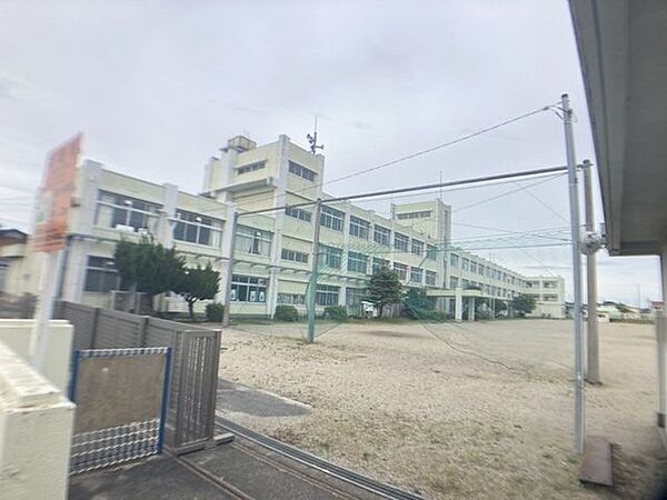 長太小学校 1210m