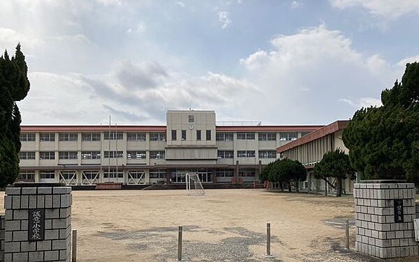 下関市立誠意小学校 徒歩60分。 4750m