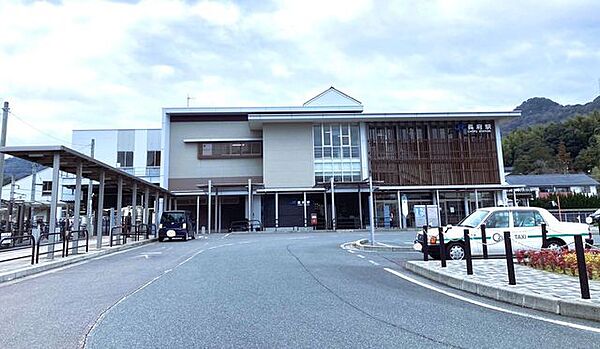 長府駅(JR西日本 山陽本線) 徒歩23分。 1780m