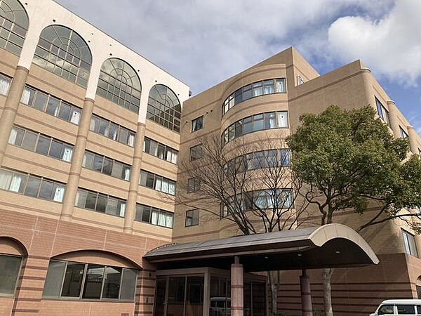 稗田病院 徒歩4分。 270m