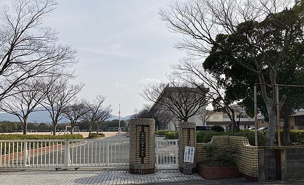 下関市立向井小学校 徒歩5分。 340m