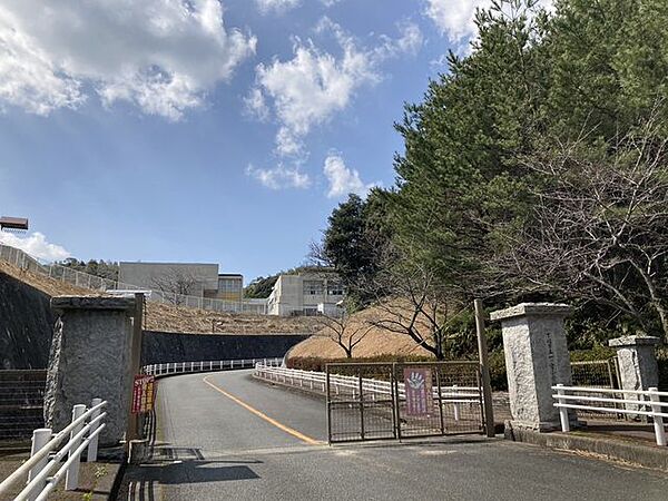 下関市立一の宮小学校 徒歩13分。 1040m