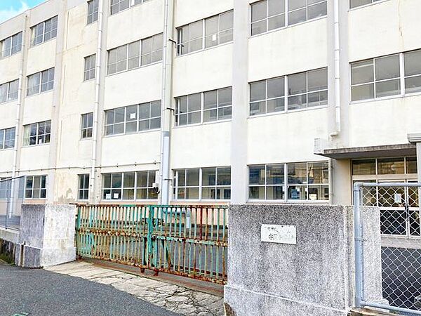 下関市立安岡小学校 徒歩15分。 1160m
